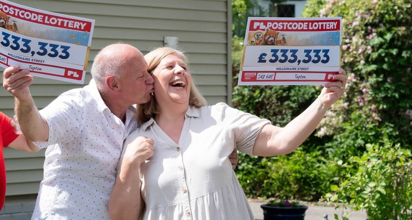 Retiree-Allan-and-Bev-Taylor-win-same-Postcode-Lottery-twice-SWNS-1.jpg