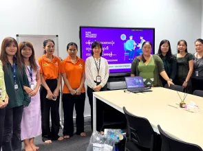 ကျန်းမာရေးစောင့်ရှောက်မှုတစ်ရပ်အဖြစ် a Sure Company မှ ဝန်ထမ်းများအား ရာသီတုပ်ကွေး ကာကွယ်ဆေး အခမဲ့ ထိုးနှံပေးခဲ့