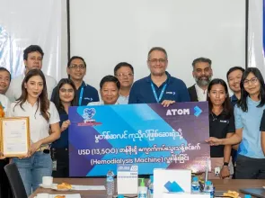 အက်တမ်(ATOM)မှ ကျောက်ကပ်ဆေးစက် လှူဒါန်းကာ ပြည်သူ့ကျန်းမာရေးစောင့်ရှောက်မှု ကဏ္ဍအား မြှင့်တင်