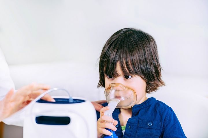 boy-using-respiratonic-inhaler-GRPDKZC.jpg