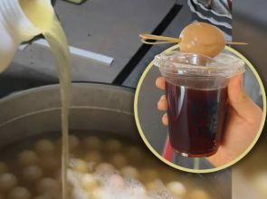 ကလေးဆီးနဲ့ ချက်ထားတဲ့ကြက်ဥပါတဲ့ ကော်ဖီကို တရုတ်ကော်ဖီဆိုင်တစ်ခုက ရောင်းချ