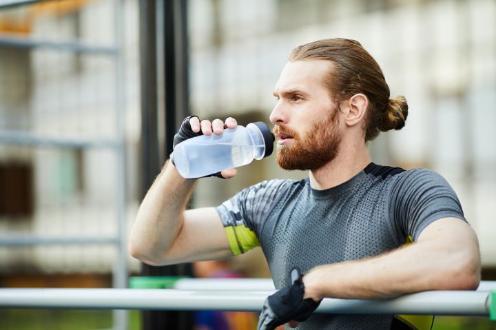 drinking-water-to-regain-strength-JY5MKQ3.jpg