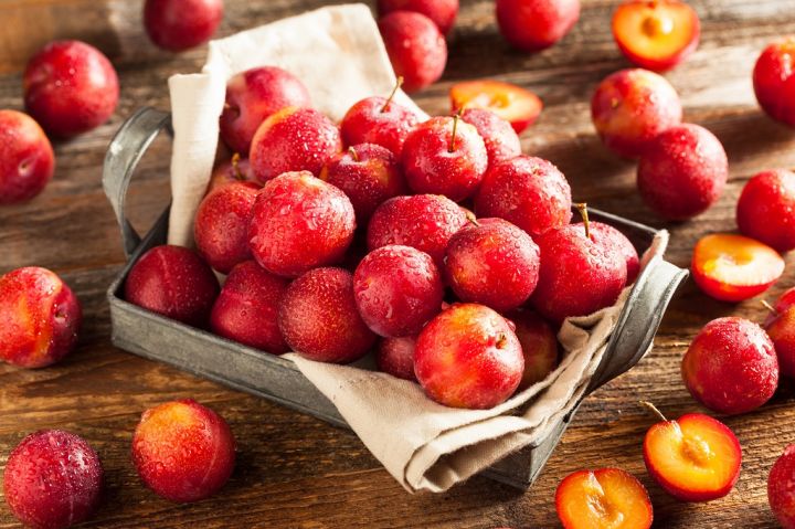 fresh-raw-organic-cherry.jpg