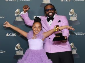 အသက်အငယ်ဆုံးဂရမ်မီဆုရှင်လေး Aura V