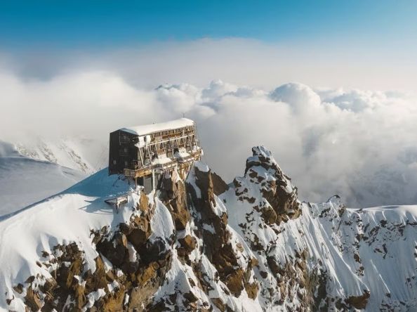 ဥရောပရဲ့အမြင့်ဆုံး တောင်ပေါ်အိမ်