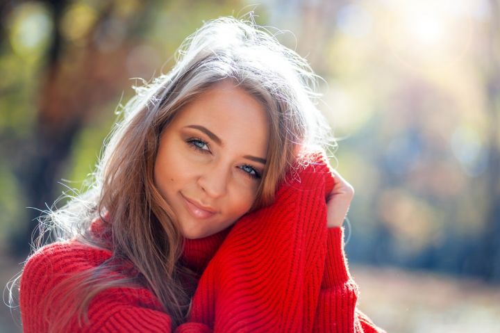 natural-woman-in-soft-sweater.jpg