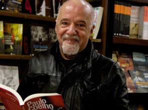 ရှေ့နေမလုပ်ချင်ဘဲ စာရေးဆရာပဲ ဖြစ်ချင်လို့ စိတ်ကျန်းမာရေးဆေးရုံ ပို့ခံခဲ့ရသူ