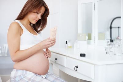 pregnant-woman-lotion-on-stomach_ukdjbd.jpg