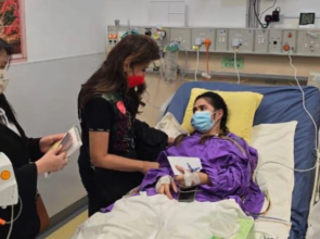 မီးလောင်ကျွမ်းချိန်မှာ အိမ်ရှင်ရဲ့လသားကလေးနဲ့ မိခင်ကို စောင့်ရှောက်ခဲ့တဲ့ ဖိလစ်ပိုင်အိမ်အကူ သူရဲကောင်းအဖြစ် ချီးကျူးခံနေရ